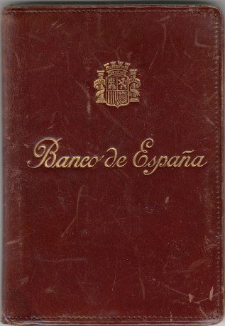  EN RECUERDO Y HOMENAJE A LOS QUE YA NO ESTÁN. 

Si pones en  GOOGLE    PASAPORTES EN LA MEMORIA   da 110