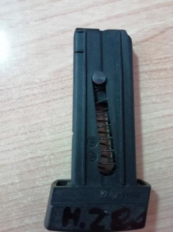 Se vende cargador para Hammerli sp20 o 280 del .22LR.

No compatible con la 208/208s

Está en buen estado. 00