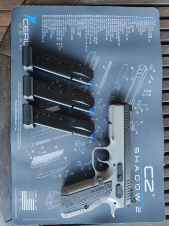 Vendo por no usar CZ Shadow 2 Urban Grey muy poco usada, con su caja original y documentación. Vendo junto 01