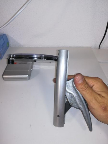 Se vende:

Prensa LEE mono-estacion.

Dies 32 S&W marca LEE. 

Bascula para recarga COMPETITIVE EDGE 32