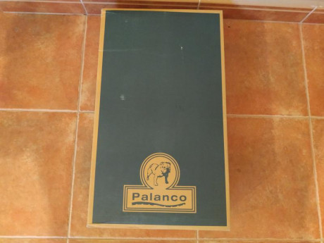 Vendo botas de monteria, en perfecto estado, completamente nuevas sin estrenar y con etiquetas. Autentica 02