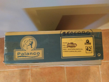 Vendo botas de monteria, en perfecto estado, completamente nuevas sin estrenar y con etiquetas. Autentica 01