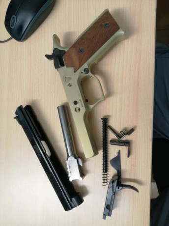 La compre en un arrebato, pero la verdad es que no compito en grueso calibre y apenas tiro casi con arma 02