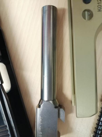 La compre en un arrebato, pero la verdad es que no compito en grueso calibre y apenas tiro casi con arma 11