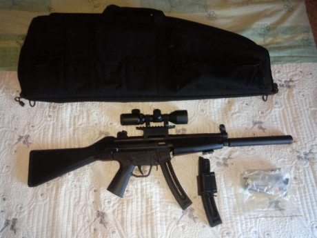 Buenas a todos.
Un amigo vende esta carabina GSG 5 en calibre .22
Está completamente nueva y lleva muchos 02