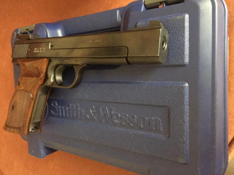 Vendo pistola Smith Wesson mod 41 cal 22,magnifico estado,precio recomendado por el distribuidor (Borchers) 02
