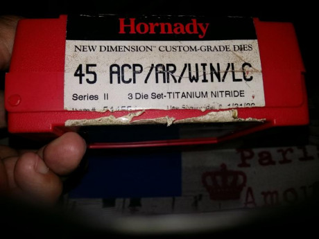 Por cambio. Vendo dies practicamente a estrenar. De carburo tungsteno. Incluye shell holder. 65€ portes 00