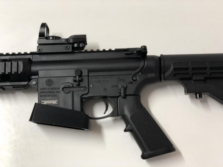 Vendo carabina Smith & Wesson del calibre 22lr, por abandono de actividad de tiro, es una carabina 11
