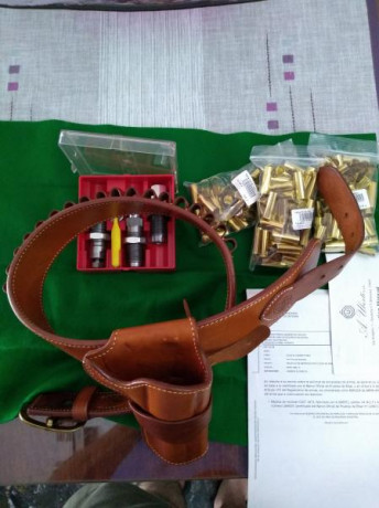 Hola, vendo revolver Uberti 1873 / 44-40 en 4"3/4 de cañón, estado impoluto, solo 25 disparos efectuados.
Complementos: 21