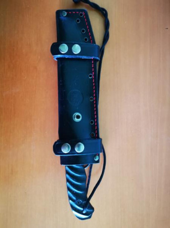 Exclusivo cuchillo Desert Fox de la casa Nieto, acero vanadio 1.4116 en negro, amolado plano, mango de 00
