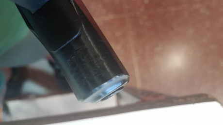 En la página de suministros Ayala veo esta pistola de CO2 que dispara bb´s y plomo esférico. ¿Sería 80