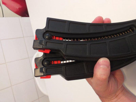 Se vende carabina en perfecto estado, incluye punto rojo Bushnell, bipode UTG, dos cargadores. Se entrega 40
