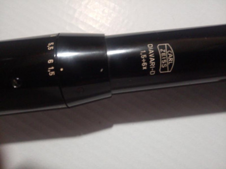 Visor clásico de carril 1,5-6x40.
Es antiguo, pero considerada la mecánica más robusta hecha por Zeiss. 00