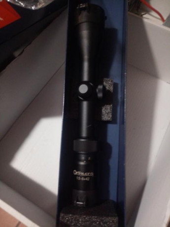 Nuevo sin uso con su caja original.
Tiene tapas flip para los oculares.

150+envío 00