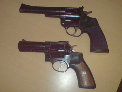 Estoy pensando en comprar un revólver de 4" del cal .357 Magnum para tiro deportivo; y no quiero 130