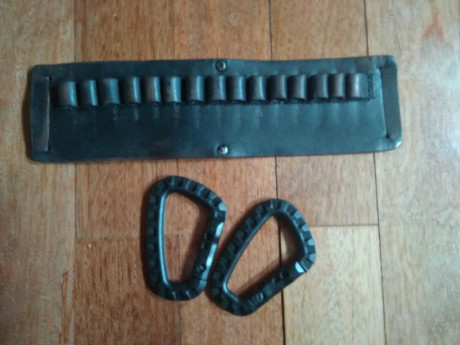 Vendo estos dos artículos juntos, no se vende por separado.
La navaja es la archiconocida Victorinox Hunstman 40