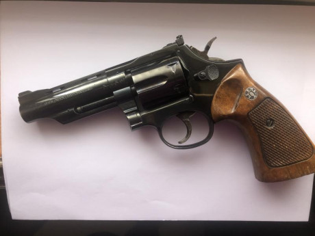 Vendo revolver llama comanche del 22 o cambio por pistola, 120€  Asturias 02