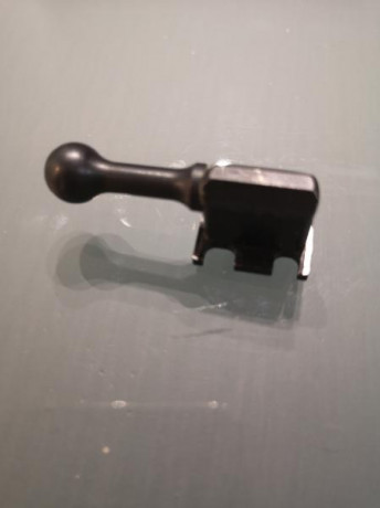 Pongo a la venta este arma de 2 Generación con su caja y tres cargadores. Esta preparada para open e incluye 101