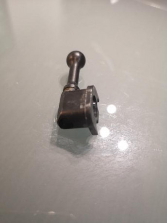 Pongo a la venta este arma de 2 Generación con su caja y tres cargadores. Esta preparada para open e incluye 100