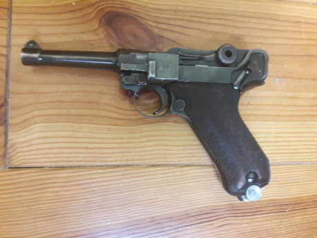 Con el mauser Banner Logo, típico para una luger de la Policia de 1942.
Última serie Y de 1942
Con Aquila 01