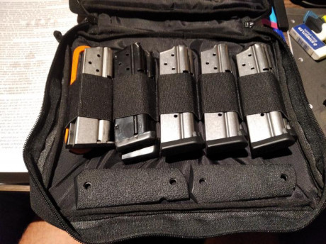 Buenas compis. 
Vendo o cambio la pistola del asunto, con 7 cargadores de 10 y 4 de 9, dos juegos de cachas 10