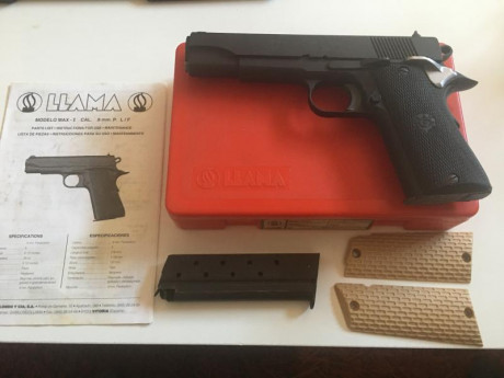 Se vende Llama Max I 9 mm con su maletín, dos cargadores y otro juego de cachas color hueso. Guiada en 00
