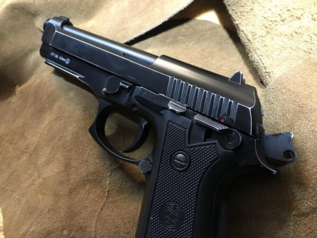 Pues así ha quedado esta Taurus PT92 recién salida del embalaje  :lol: 00