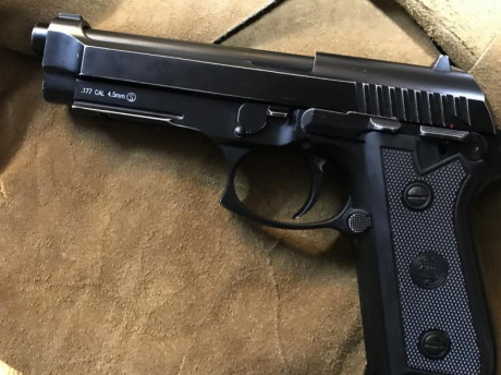 Pues así ha quedado esta Taurus PT92 recién salida del embalaje  :lol: 12