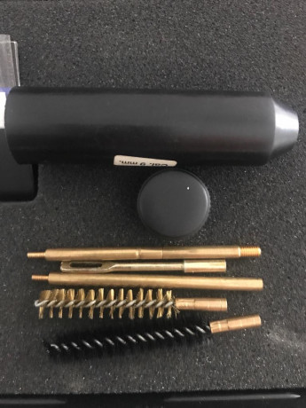 Hola, un amigo vende esta pistola FN, modelo P9, cal 9 para, con maletín, tres cargadores, y Kit original 10