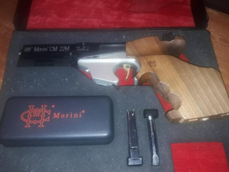 Lo dicho, pistola Morini CM22M 
Calibre  .22lr
Dos carhadores
En  buenas condiciones estéticas 
Funciona 00