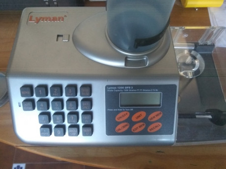 Pongo en venta una dosificadora de pólvora digital de la marca Lyman. Esta en perfecto estado
Funciona 01