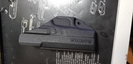 Vendo funda interior marca Bladetech. Sin uso.
Barcelona.
Precio 20 euros. 01