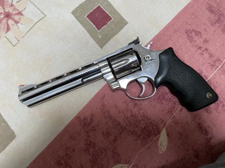 Vendo revólver Taurus 357 magnum en 6 pulgadas en perfecto estado 

precio 250€
 0FFC2C7E-07D7-4D42-9F6E-F3856B678BCA.jpeg 00