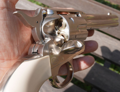 Hola a todos!

Bueno llevo bastante tiempo encaprichado con tener una pistola de balines ( perdigones 31