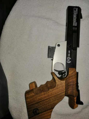 Buenas tardes, busco walther ssp, para standar, cacha talla S, preferiblemente en Andalucia para probarla. 00