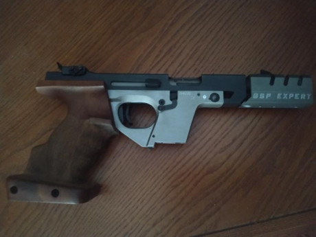 Hola vendo mi Walther  GSP del 22 muy pocos disparos es del 2009 precio 1000€ esta casi de estreno mejor 50
