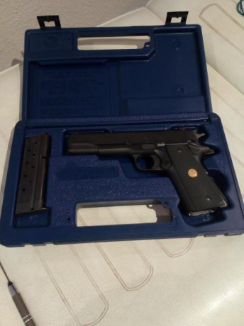 Hola compañeros pongo a la venta muy a pesar pistola colt 9mm p muy poco usada con todo original maletin 172