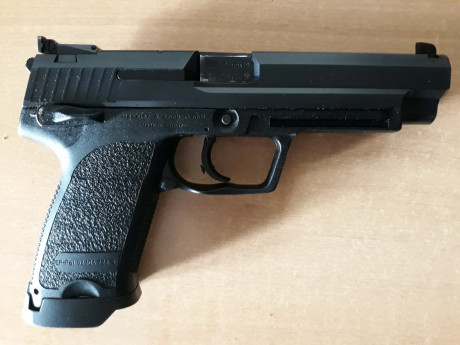 Se vende con muy poco uso esta pistola que es buena para todo y especialista de nada, magnifica precisión 11