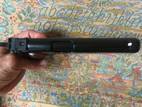 Por cese de actividad  mi padre vende
 Pistola Chiappa 1911 calibre  22  
Con su maletin y dos cargadores 00
