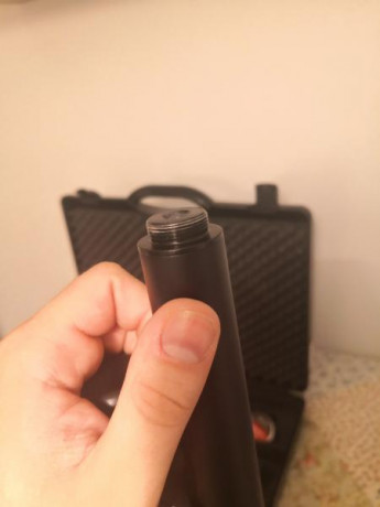 Buenas tengo una fx verminator y necesitaría callarla un pelin...... Que conector podría poner aquí???
Saludos 00