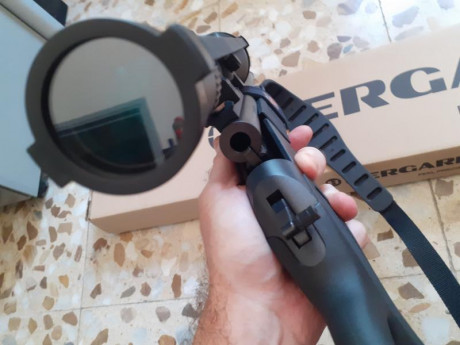 Rifle Bergara Thumbhole sintético, en perfecto estado, sin uso, en calibre .270, con visor Avistar 3-12x56 00