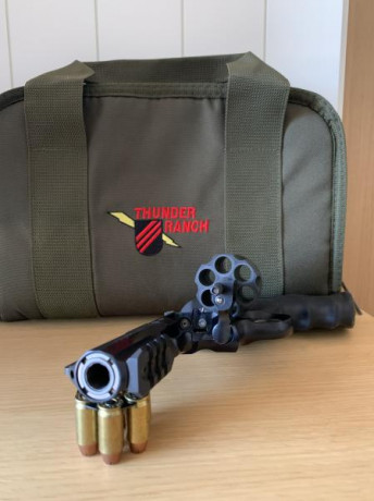 Vendo revolver Smith and Wesson Modelo 327 Tunder Ranch calibre 45 ACP
Revolver nuevo sin casi uso pocos 01