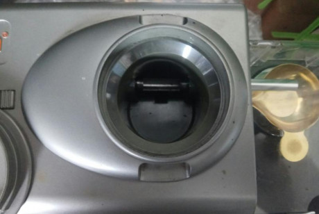 Dosificador electrónico marca Lyman, tiene su tiempo pero se encuentra en buen estado y es operativo. 01