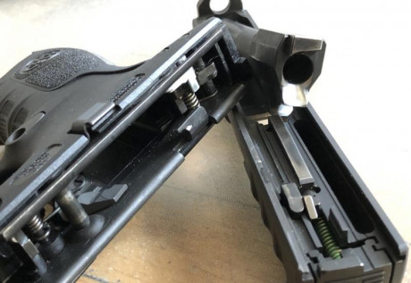 Beretta APX full size + miras Trijicon HD (Madrid)

Hola a todos,

Pongo a la venta mi Beretta APX full 01