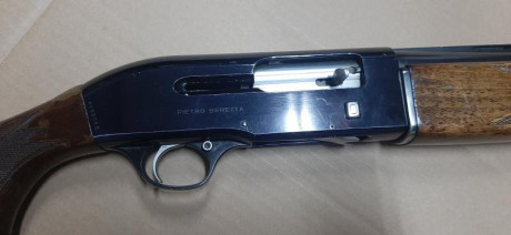 Vendo escopeta semiautomática Beretta A300. Calibre 12. Cañon de 71 cm. Choke de 2 estrellas fijo (sin 01