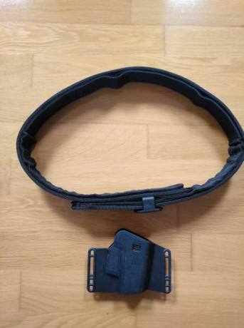 Se vende Glock 17 4 Gen y equipo IPSC prácticamente nuevo:
Glock 17 con 3 cargadores
Funda Ghost y 3 Portacargadores 10