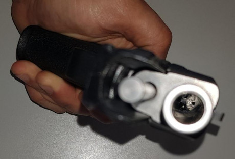 Pongo a la venta dos armas de un compañero que se quiere ir quitando cosas de encima.

Revolver  Alfa 12