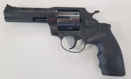 Pongo a la venta dos armas de un compañero que se quiere ir quitando cosas de encima.

Revolver  Alfa 10