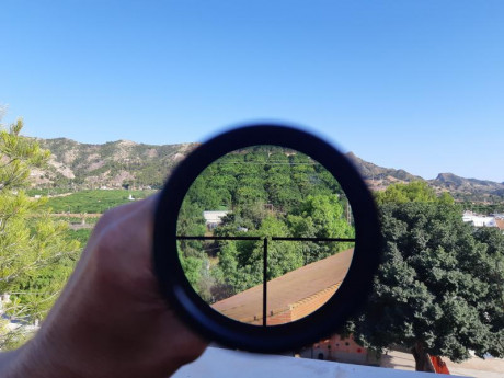 Vendo dos visores zeiss clásicos. De rail. Están en excelente estado. Uno de 4 aumentos y otro de 6. 
Precio: 50