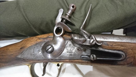 HOLA COMPAÑEROS,
Como digo es un Brown bess ,patern indian del calibre 74 ,original
precio 1700 euros 00